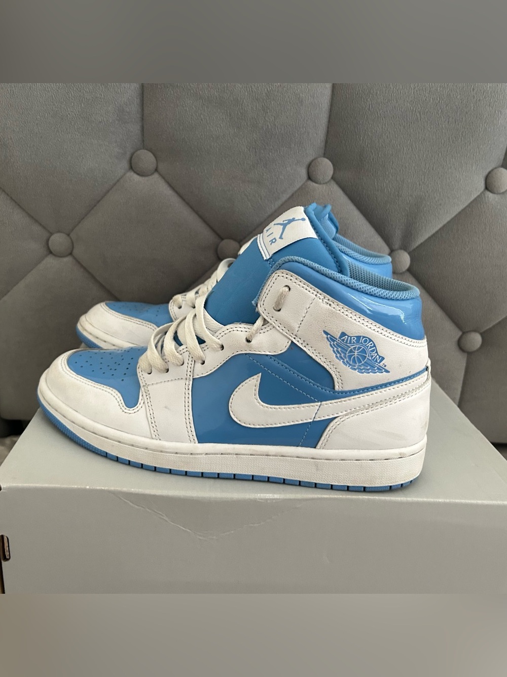 Air Jordan 1 Mid "UNC Patent / Blue Chill
